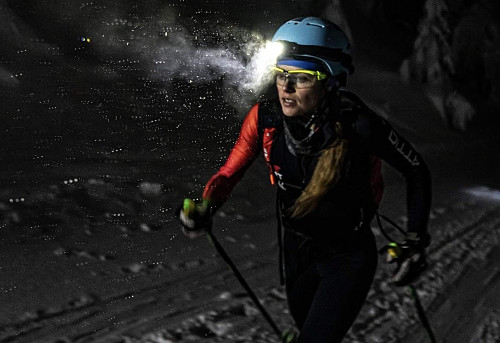NIGHT VERTICAL RACE