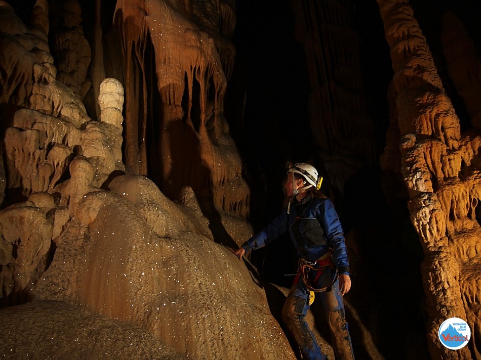 Jaskinie przełomu rzeki Ardeche /Francja/