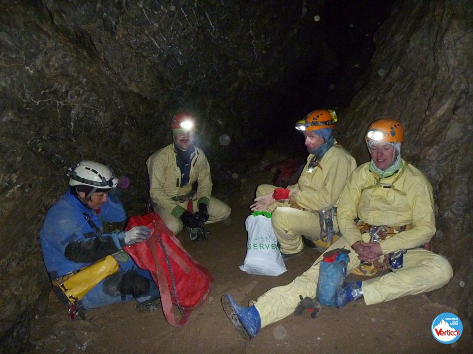 JASKINIA ŚNIEŻNA - DO SYFONU DOMINIKI